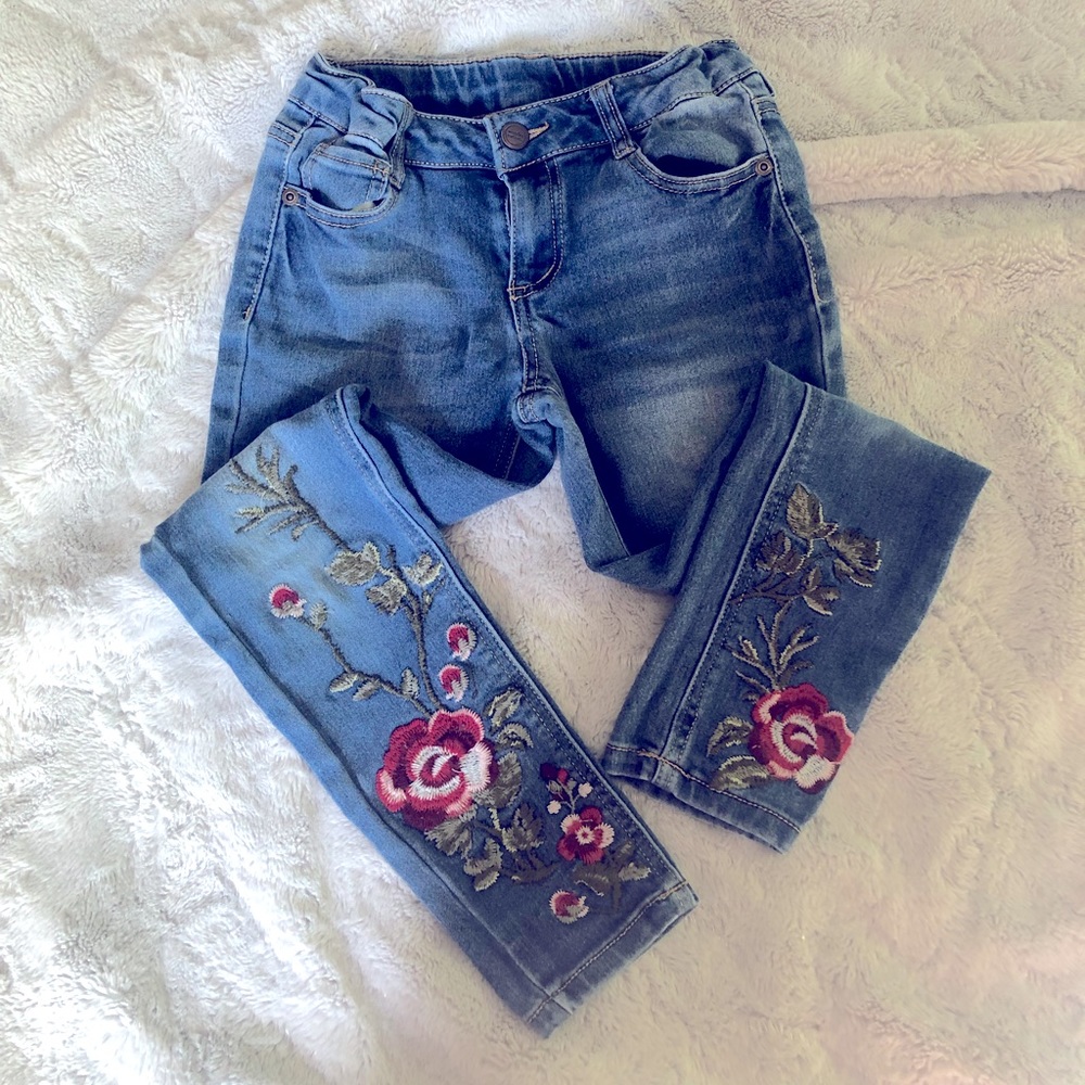 Designed Jeans 👖 🌹